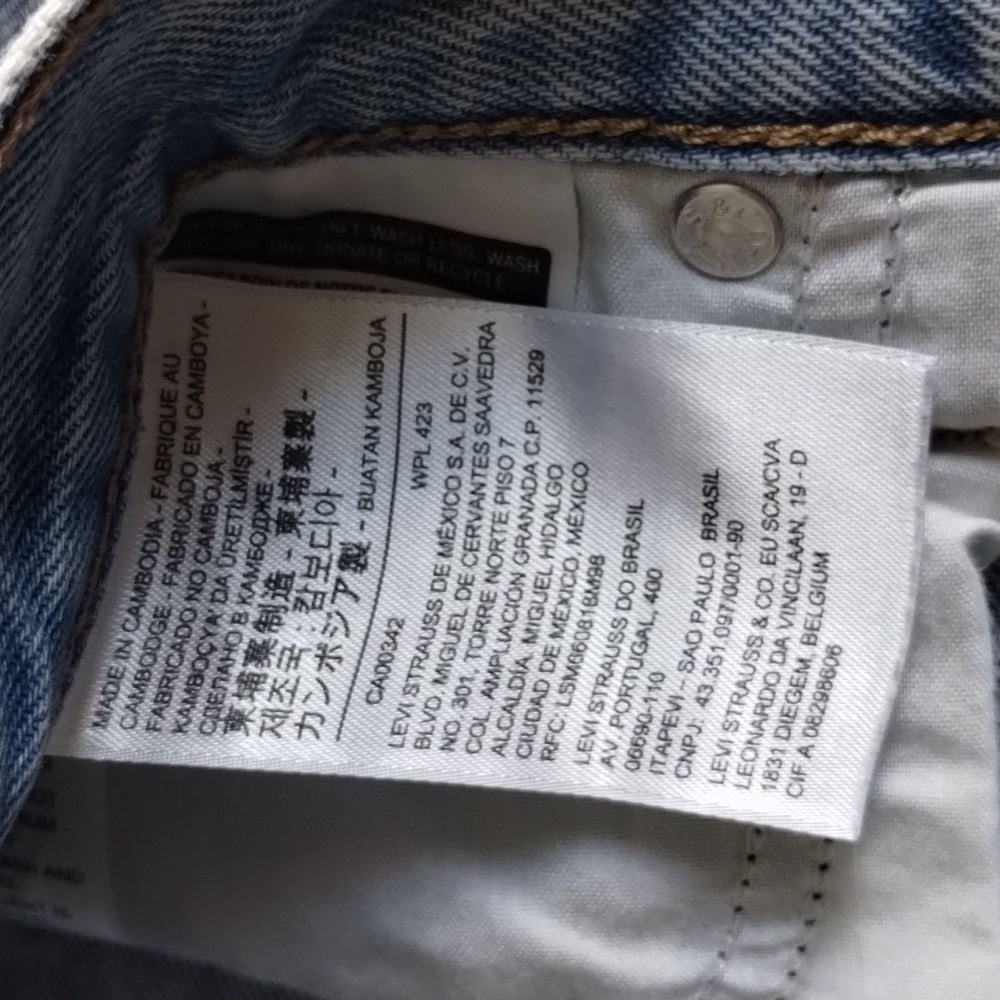 Levi’s Classic Ribcage High Rise Cut Off Denim Jean Shorts - Picture 8 of 14